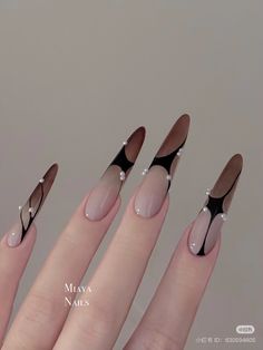 leek and sophisticated nails featuring a unique brown and black design with pearl accents, perfect for an elegant holiday look! ✨❄️

#HolidayNails #ElegantNails #MinimalistNails #PearlNails #BrownNails #BlackNails #ModernManicure #ChicNails #PinterestNails #Xiaohongshu Black Nails With Pearls, Nail Art With Pearls, Art With Pearls, Sophisticated Nails, Black Nail Art, Pearl Nails, Black Nail, Brown Nails, Elegant Nails