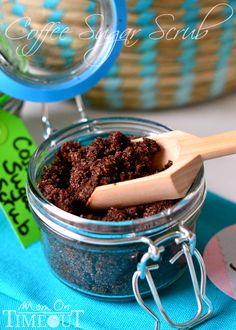 DIY Coffee Sugar Scrub Scrub At Home, Coffee Sugar Scrub, Diy Kosmetik, Astuces Diy, Diy Scrub, Diy Remedies, Sugar Scrubs