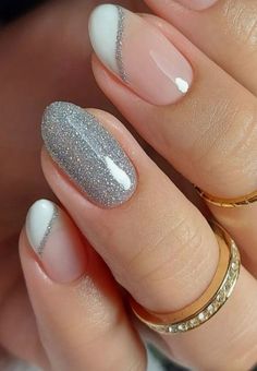 Simple Gel Nails, Makijaż Smokey Eye, Round Nails, Trendy Nail Design, Short Acrylic Nails Designs, Soft Gel, Silver Nails, Chic Nails, Short Acrylic Nails