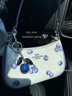 Blueberry Coach Bag, Purses And Bags Trendy, Coach Blueberry Bag, Coach Purses Aesthetic, Coach Purse Aesthetic, Coach Bag Aesthetic, Coach Bags Handbags, Purse Decor, Tas Lv