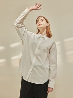 Editor'sNotes The Alley Collar Basic Shirt is designed with an oversized relaxed silhouette using 100% solid cotton material. It conveys a casual feeling with one pocket detail and provides a comfortable fit with a moderately long length. - Oversized relaxed silhouette- 100% solid cotton material- One pocket detail- Moderately long length Measurements(in.)Size: One Size(XS-M)- Shoulder: 20.07in.- Chest: 23.42in.- Armhole: 9.44in.- SleeveWidth: 8.26in.- Sleeve Opening:4.13in.- Sleeve Length:22.44in.- Hem: 23.62in.- Total Length: 30.9in.~32.08in.Model info: Height5' 61, Bust 32 in., Waist 23 in., Hip 34 in. / Wearing a size One Composition &Care- Fabric: 100% Cotton- Dry CleaningOnly Designer- by a.riff W Concept, Basic Shirts, Pocket Detail, Long Length, Drawing Reference, Cotton Material, Top Shirt, Comfort Fit, Top Outfits