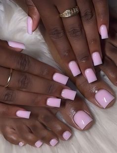 Short Light Pink Nails Square, Cute Light Pink Nails Short, Light Pink Short Acrylic Nails, Short Light Pink Acrylic Nails, Short Nails And Toes Matching, Light Pink Short Nails, Short Pink Square Nails, Short Light Pink Nails, Uni Nails