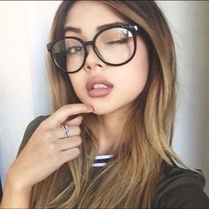 Oversized Round Clear Lens Vintage Eyeglasses Cat Eye Colors, Lily Maymac, Scene Girl, Wearing Glasses, Girls With Glasses, Grunge Hair