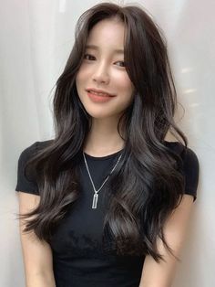 Korean perms: long, soft wavy hair S Curl Korean, Korean Wavy Perm Medium, Korean Curl Hairstyle, Curl Korean Hair, Korean Curls Loose Waves, Perm Curls For Long Hair, Loose Korean Perm, Korean Perm Hairstyles Women, Korean Hair Curl