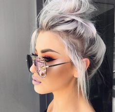 Trendy Silver Hair, Grey Wig, Latest Short Hairstyles, Fun Hair, White Blonde, Rock Punk, Short Hairstyle, Beauty Ideas, Girls Hair