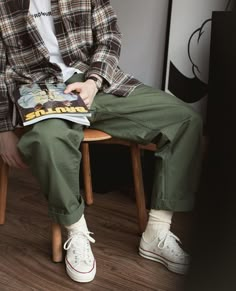 Green Academia Outfit, Sneaker Outfits, Pants Outfit Men, Streetwear Mode, Street Style Outfits Men, Men Stylish Dress, Mens Outfit Inspiration, Valley View, Outfits With Converse