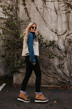 Urban Hiking Outfit, Sorel Outfit, Styling Sorel Boots, Sorel Boots Outfit Winter Snow, Sorel Boots Outfit Fall, Sorel Boots Outfit Winter, Sorel Out And About Boot Outfit, Outfits With Sorel Boots, Sorel Boot Outfit