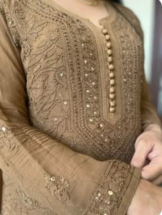 Chikankari Kurtis Designs, Chikankari Kurti Neck Designs, Luckhnavi Suits Design, Luckhnavi Kurtis, Chikankari Kurti Ideas, Chikankari Kurti Designs Latest, Chikankari Suits Design, Chicken Kurti Designs, Chicken Work Kurti