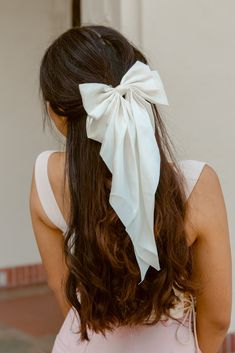 White Hair Bows, Vacation Hairstyles, Big Hair Bows, Big Hair, Hat Hairstyles, Pretty Hairstyles