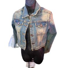 This is definitely a must-have!! It's a cropped denim jacket with a little acid-washed look and some stretch, from the 70s and '70s, and it's in immaculate shape! Size: Womens medium Condition: Pre-Owned Like New Fitted Cropped Denim Jacket For Winter, Fitted Distressed Denim Vest For Winter, Fitted Medium Wash Cropped Denim Jacket, Fitted Cropped Denim Jacket, Fitted Grunge Denim Jacket For Winter, Fitted Long Sleeve Faded Denim Jacket, Fitted Cropped Light Wash Denim Jacket, Fitted Denim Cropped Jacket, Fitted Light Wash Cropped Denim Jacket