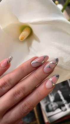 #NailArt #NailDesigns #ManicureIdeas #NailInspo #NailPolish #NailGoals #NailTrends #NailLovers" Unghie Sfumate, Soft Nails, Metallic Nails, Silver Nails, Minimalist Nails, Fire Nails, Funky Nails