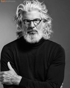 Stylish Curly Grey Hairstyles for Men - Embrace Your Silver Curls with Confidence Silver Foxes Men Over 50 Long Hair, Silver Foxes Men Aging Gracefully, Long Grey Hair Men, Men Over 50 Style, Grey Hair Men Over 50, Old Men Style, Curly Grey Hairstyles, Older Mens Long Hairstyles, Mens Long Hairstyles