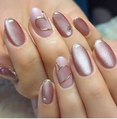 Neutral Nail Art Designs, Neutral Nail Art, Quick Nail Art, Designs For Short Nails, Minimal Nails Art, Art Top, Hello Nails, Fancy Nails Designs, Beauty Nails Design