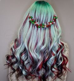 Jingle bell jingle bells 🔔❤️🎅🏼💚 @pulpriothair #holidayslay #scholidayhair Silver Lavender Hair, 2019 Hairstyles, Lavender Hair Colors, Lavender Hair, Ombré Hair, Pretty Hair Color, Pin Pin, Christmas Hair