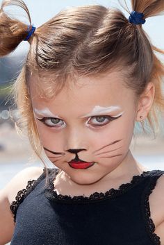 Simple kitty cat face, for the kids who wont sit still ;) | best stuff Cat Face Halloween, Kitty Face Paint, Obličejové Masky, Face Painting Easy, Kids Face Paint, Simple Face, Face Paintings