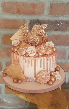 Rose gold drip cakedrip cakerose gold cake ☺ Glow Cake, Tårta Design, Cake Drip, Cake Rose, Red Birthday Cakes, 14th Birthday Cakes