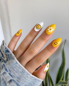 Modern Nails, Cute Summer Nails, Yellow Nails, Nail Art Summer, Funky Nails, Summer Nail, Creative Nails