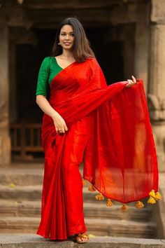 Traditional Red Saree, Red Wedding Saree, Plain Red, Wedding Saree Indian, Indian Blouse, Red Saree, Fancy Blouses, Wedding Saree, Organza Saree