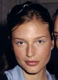 90s Minimal Makeup, 90s Everyday Makeup, Bridget Hall 90s, 90’s Makeup, Bridget Hall, Halloween 90s, 90s Makeup, Classic Makeup