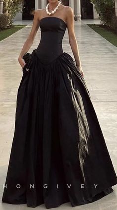 Fairytale Dress, Grad Dresses, Black Evening Dresses, Gala Dresses, Black Party, Glam Dresses, Fancy Outfits, Mode Inspiration