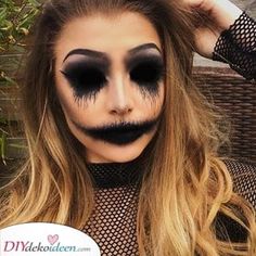 Pelottava Halloween, Make Up Diy, Makeup Zombie, Makeup Clown, Halloween Make-up Looks, Halloween Makeup Ideas, Cool Halloween Makeup