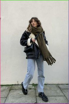 Cozy big scarf perfect for Fall and Winter. Pairs well with other neutral items.