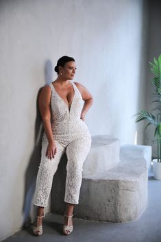 Find Your Dream Dress: Effortless Elegance with Studio Levana's "Feather Kissed" Collection
For many brides, particularly plus size brides, finding "the dress" can be a stressful experience. But we are here to help you navigate plus size bridal shopping with confidence, with the help of Studio Levana and their new “Feather Kissed” collection! Bridal Jumpsuit