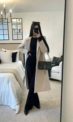 High Neck Sweater Outfit, Chunky Knit Sweaters, Outfit Elegantes, Classy Winter Outfits, Sassy Outfit, Fashion Outfits Casual, Winter Fashion Outfits Casual, Fashion Top Outfits