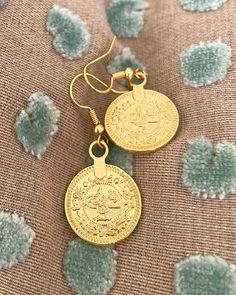 Gold Ottoman Dangle Earrings Total length, French Hook & Ottoman Coin: crocs 3.5cms Material: Gold-plated Brass Gold Coin Earrings, Gold Ottoman, Silk Jewelry, Jewelry Roll, Coin Earrings, Turkish Jewelry, Jade Ring, Pink Suede, Etsy Earrings Dangle