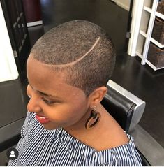 Barber Haircut Styles, Fade Haircut Women, Hairstyle For Short Hair, Natural Hair Haircuts, Hairstyle For Short, Short Fade Haircut, Short Hair Styles African American, Short Natural Haircuts, Short Hair Designs