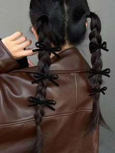 Bow Hair Clip, Hair Stylies, Work Hairstyles, Bow Hair, Bow Hair Clips, Aesthetic Hair, College Life, Hair Dos, Pretty Hairstyles