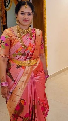 All Over Paithani Saree, South Indian Bride Jewellery, Paithani Blouse Design, Paithani Blouse, Saree Work, Bride Hairstyle, Best Blouse Designs, Simple Work