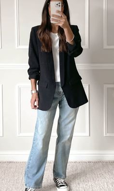 Black Blazer With Jeans Plus Size, Summer Clothes For Women Over 40 Over 50, Daily Outfit Inspiration Winter, Fall Outfits Women Casual Street Styles, Middle Aged Fashion, Converse Office Outfit, Weekend Outfits For Women, Classic Fashion Looks