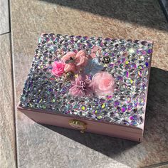 It's A Beautiful Jewelry Box Bedazzling Ideas, Diy Rhinestone Crafts, Rhinestone Crafts, Diy Rhinestone, Rhinestone Jewelry, Pink Ladies, Jewelry Box, Beautiful Jewelry, Decorative Boxes