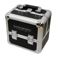 The Bodyography Bridal Professional Kit is everything needed for wedding day makeup application. At Bodyography, we believe in a more natural approach to wedding makeup, allowing for the bride’s best features to be enhanced. Whether you are applying your own makeup for your wedding day or a makeup artist who wants to continue to build on their bridal makeup knowledge, this kit contains the perfect mix of products. For more information, or to purchase a Bridal Professional Kit please call 1-800-7 Makeup Knowledge, Professional Makeup Kit, Wedding Day Makeup, Beauty Guide, Affordable Makeup, Makeup For Beginners, Day Makeup, Beauty Basics, Makeup Application