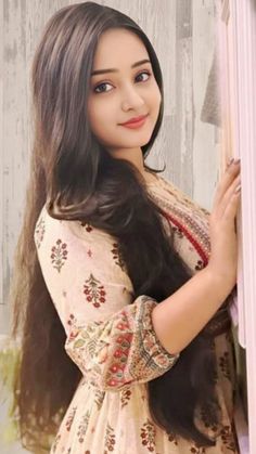 Indian Long Hair Braid, Hair Style On Saree, Huge Hair, Girl Crush Fashion, Long Hair Pictures, Beautiful Dresses Short, Beautiful Pakistani Dresses, Long Hair Girl, Long Hair Women