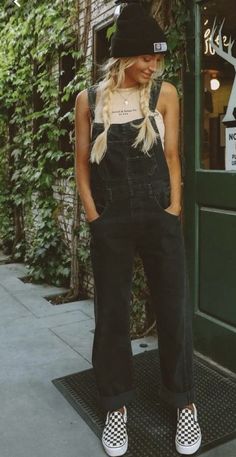 Black Overalls Outfit Spring, Adventure Style Women, Rain Core Aesthetic Outfits, Hipster Concert Outfit, Colorful Outfit Women, Cute Photographer Outfits, Black Doc Martens Outfit Fall, Hill Billy Outfit Ideas, Overalls Outfit Aesthetic Winter