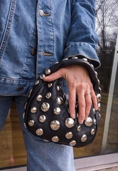 Mini Bag Aesthetic, Denim Outfit Winter, Croissant Bag, Winter Bags, Studded Purse, Studded Bag, Trendy Fall Outfits, Fall Fits, Pretty Bags