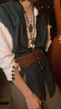 Men Pirate Aesthetic, Medieval Clothing Aesthetic Men, Fantasy Bard Outfit Male, Ren Faire Mens Outfit, Pirate Clothing Men, Simple Men’s Ren Faire Outfit, Mens Pirate Cosplay, Pirate Style Outfits Men, Male Fairytale Outfit