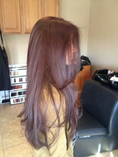 Aesthetic Natural Hair Colors, Hair Dye On Wavy Hair, Haircut And Dye Ideas, Brownish Red Hair, Chestnut Brown Hair, Long Brown Hair, Haircuts For Long Hair, Long Straight Hair