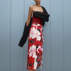 Nwt Zara Floral Print Midi Skirt Size Xs S Red | 8754/342 A02 Red Lined Midi Skirt, Red Midi Skirt With Lining, Red Midi Lined Skirt, Chic Red Pencil Skirt, Fitted Red Midi Bottoms, Fitted Red Midi-length Bottoms, Red Midi-length Summer Bottoms, Red Midi Skirt For Spring, Red Midi Skirt For Spring Season