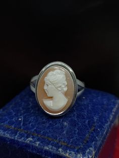 This stunning vintage ring has great style featuring an oval cameo set in sterling silver marked 925 UK size - O US size - 7  Message me any questions  ITEM - S2089 Female Silhouette, Woman Silhouette, Vintage Ring, Ring Vintage, Rings Statement, Silhouette Cameo, Sterling Silver Ring, Vintage Rings, Statement Rings