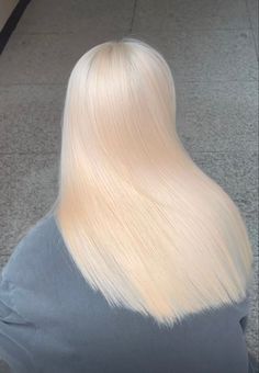 Ig: 32begin_jm Platnium Blonde Hair, Apricot Blonde, Curly Pink Hair, White Blonde Hair, Beautiful Blonde Hair, Dyed Blonde Hair, Blonde Hair Girl, Pretty Hair Color