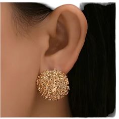 18k Gold Plated Stud Earrings. Textured Round Design Resembles A Flower. Has A Vintage Look. Dress Up Or Wear Casually! Lightweight And Nwot! Gold Plated Round Clip-on Earrings For Party, Gold Cluster Earrings For Formal Occasions, Gold Cluster Earrings For Formal Events, Gold Cluster Pierced Earrings For Anniversary, Gold Plated Cluster Drop Earrings, Gold-plated Cluster Earrings For Anniversary, Gold Round Cluster Earrings For Pierced Ears, Round Design, Pearl Stud Earrings