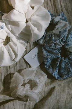 Wedding Look, Wedding Looks, Burlap Wreath, Scrunchies, Blue And White