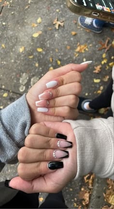 Nails Ideas Best Friends, Nail Art Best Friends, Matching Bff Nail Designs, Simple Matching Nails With Best Friend, Matching Nails With Bsf, Best Friend Nails Ideas Matching, Matching Nail Inspo For Best Friends, Friendship Nails Designs Best Friends, Matching Nail Designs For Best Friends