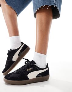 Chaussures par Puma Casual et décontracté pour un look parfait Modèle bas Fermeture à lacets Bord supérieur matelassé Logo Puma Semelle en caoutchouc Semelle texturée antidérapante Puma Palermo Outfit, Puma Palermo, Sacs Tote Bags, Puma Cali, Converse Chuck Taylor White, Basket Noir, Flip Flop Boots, Basket Vintage, Leopard Print Baby