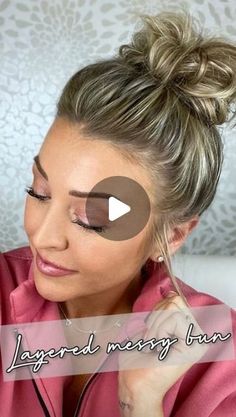 Short Hair Short Layers, Hair Short Layers, Tutorial Chignon, Bun For Short Hair, The Perfect Messy Bun, Messy Bun For Short Hair, Short Hair Updo Tutorial, Sanggul Modern, Perfect Messy Bun