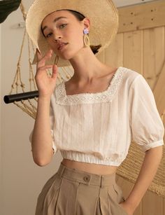 Funcle Shirts, Manset Lengan, Bohemian Tops, Moda Vintage, Look Vintage, Look Chic, White Top, Square Neckline