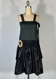 Vintage Antique 1920's Black silk ALL HAND-SEWN drop waist flapper girl dress S | eBay 1920s Womens Fashion, Flapper Girl Dress, 1920s Flapper Girl, 1920s Dresses, 1920's Flapper, Girls Status, Flapper Girl, 1920s Dress, Ribbon Work